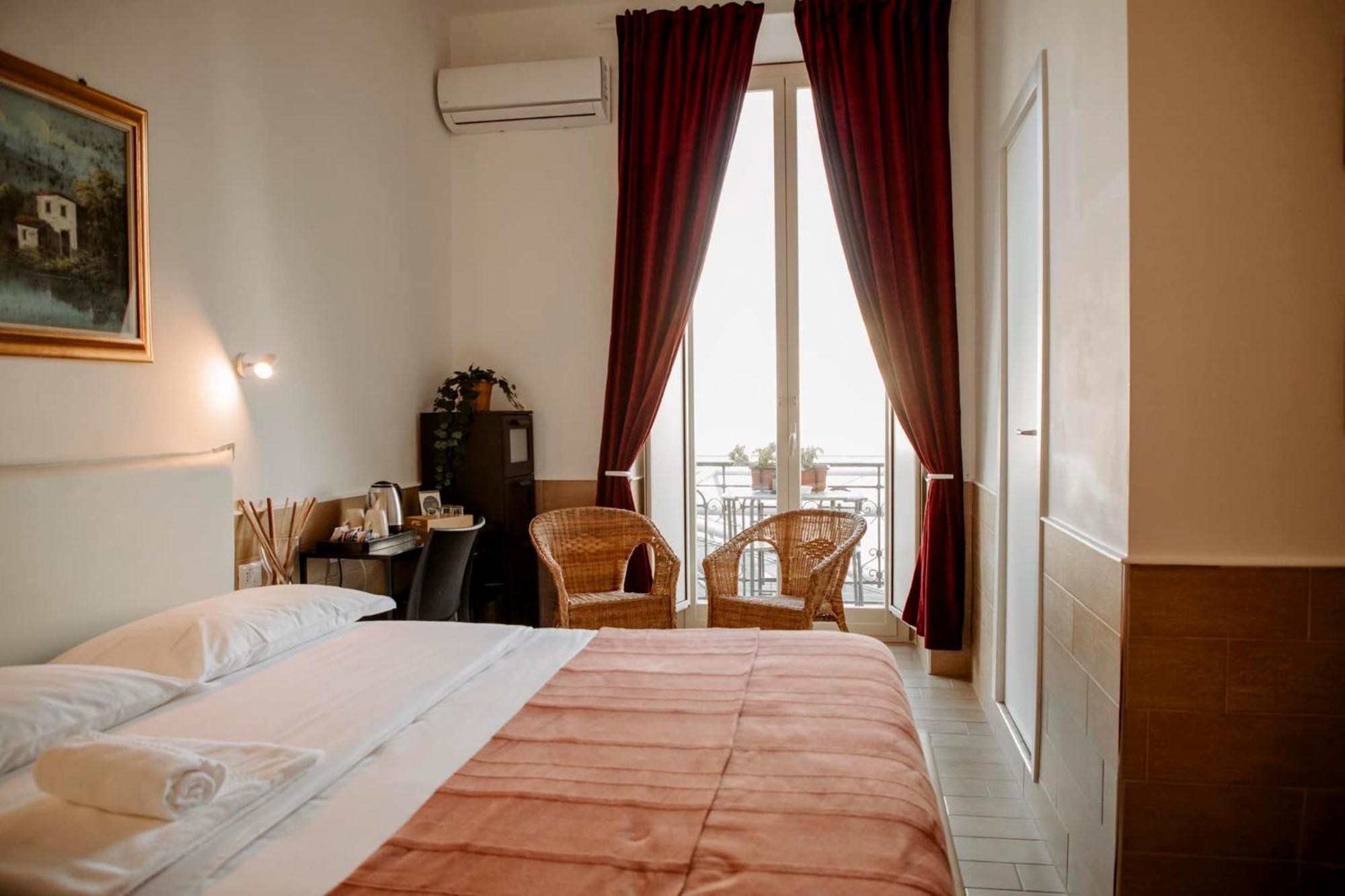 H22 Hotel Neapol Exteriér fotografie