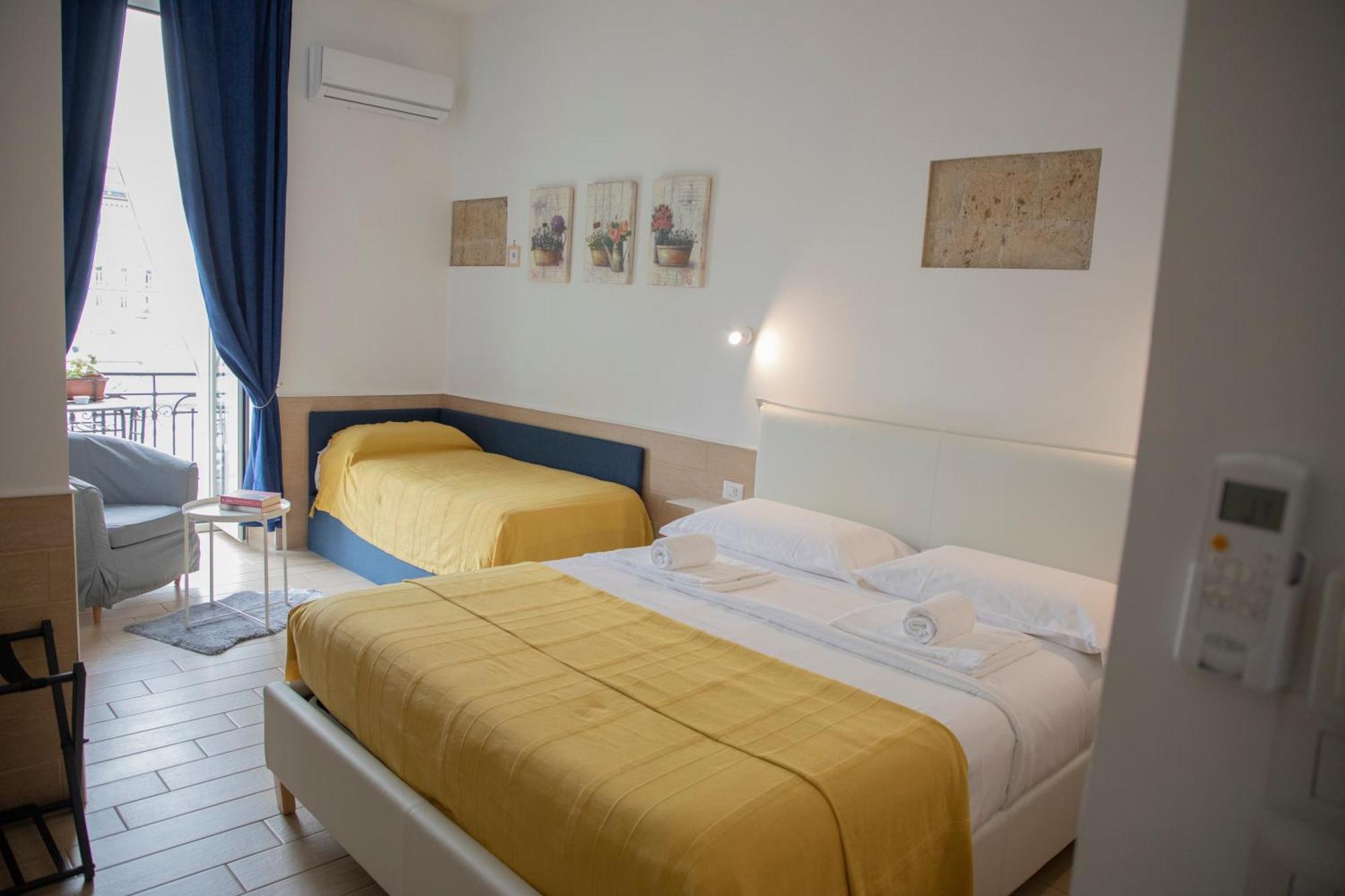 H22 Hotel Neapol Exteriér fotografie